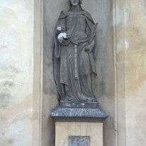 2 - sv. Ludmila, uškrcená na Tetíně na rozkaz vlastní snachy